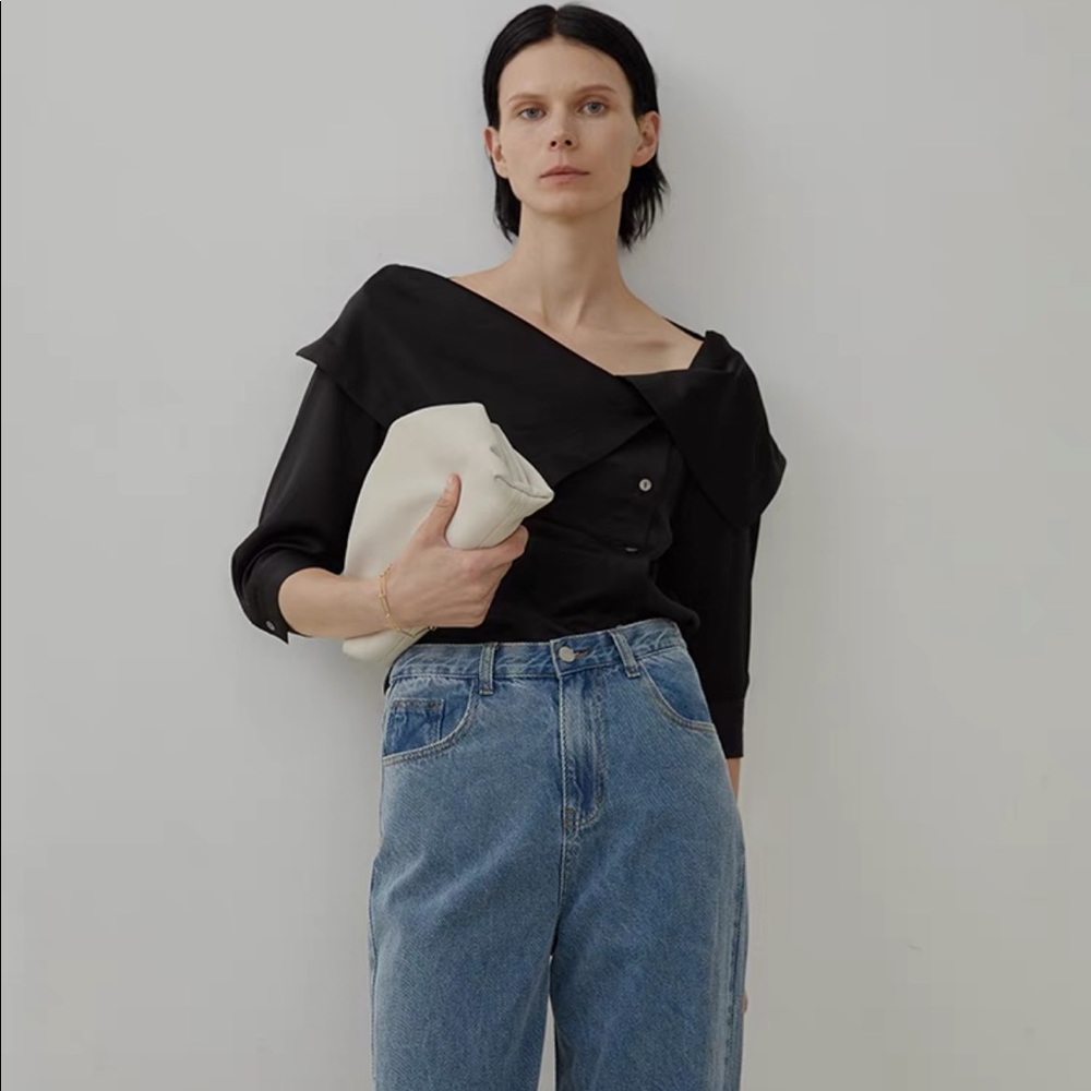 Black silky blouse_M